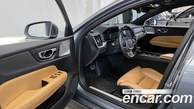 Volvo S60 3세대 T5 Inscription, 2020 10