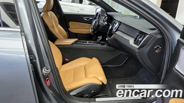 Volvo S60 3세대 T5 Inscription, 2020 11