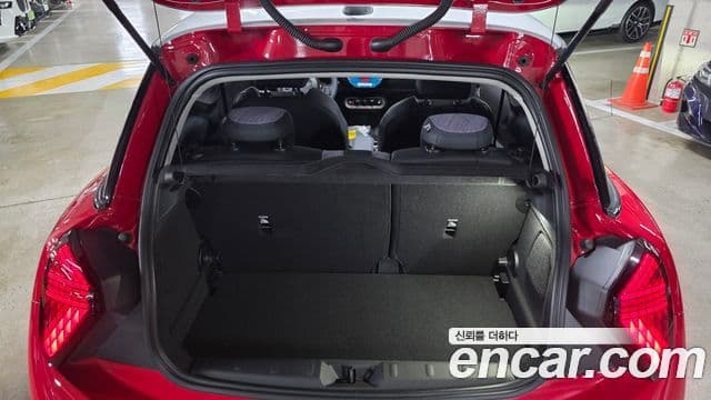 Mini Cooper C 4세대 Classic, 2025 17