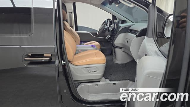 Hyundai Staria Inspiration, 2025 11