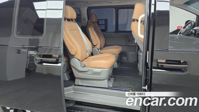 Hyundai Staria Inspiration, 2025 12