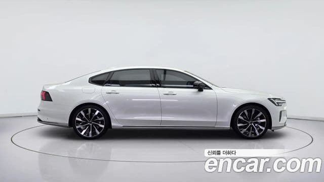Volvo S90 B5 Ultra Dark, 2026 4