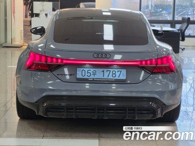 Audi e-Tron GT Premium, 2023 4