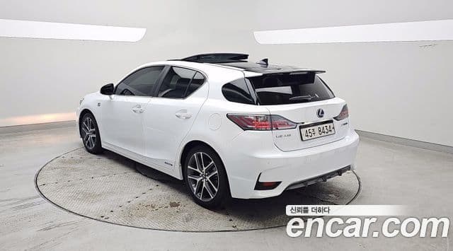Lexus CT200h ZWA10, 2017 2