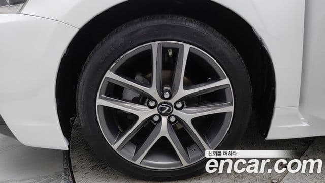 Lexus CT200h ZWA10, 2017 все фото