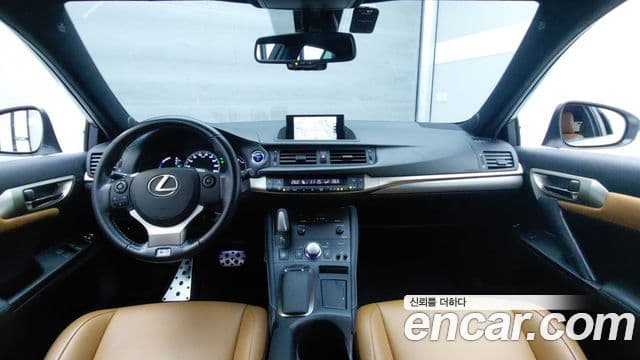 Lexus CT200h ZWA10, 2017 7