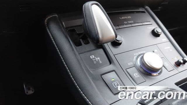 Lexus CT200h ZWA10, 2017 9