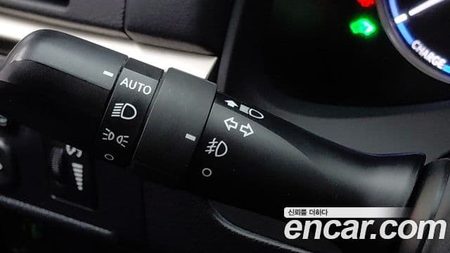 Lexus CT200h ZWA10, 2017 12