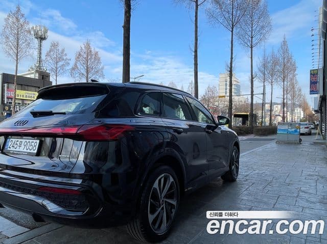 Audi Q5 (80A) 40 TDI Quattro S Line чёрный Edition, 2025 6