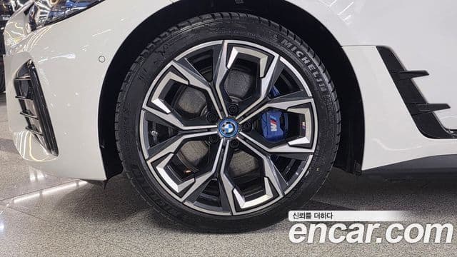 BMW i4 eDrive40 M Sport Pro, 2024 все фото