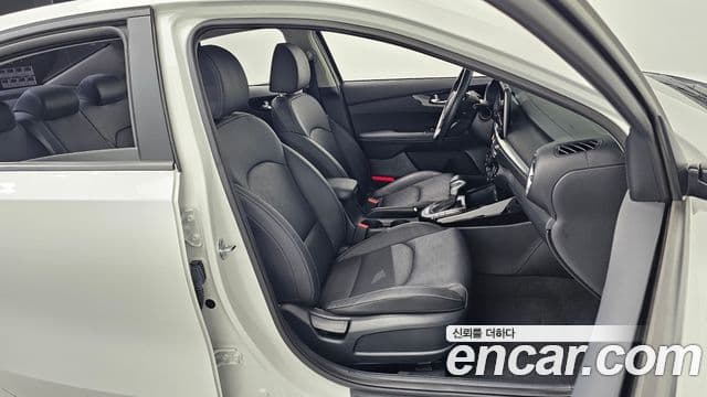 Kia The / новый New K3 2세대 Prestige, 2024 13