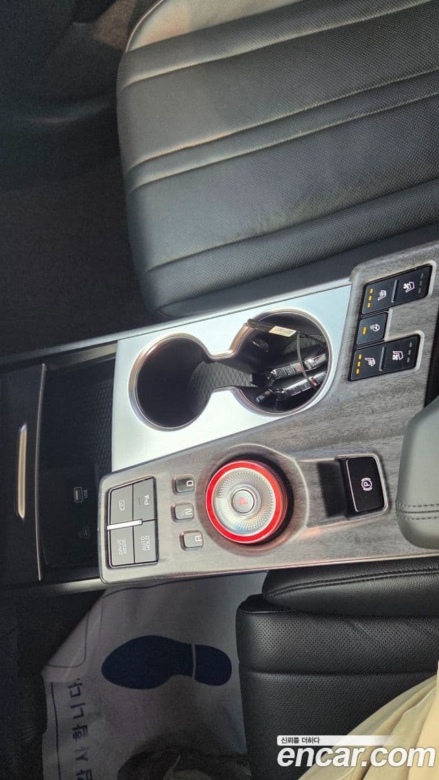 Kia K8 Trendy(таксомоторный тип), 2023 9