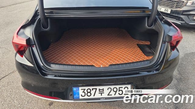 Kia K8 Trendy(таксомоторный тип), 2023 16