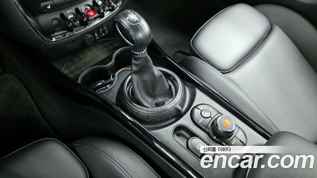 Mini Cooper 클럽맨 2세대, 2016 9