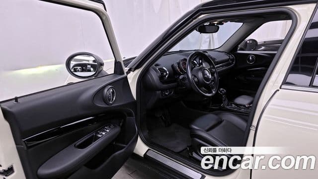 Mini Cooper 클럽맨 2세대, 2016 10