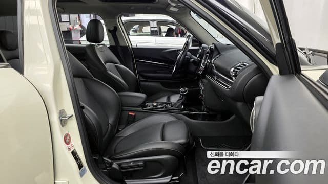 Mini Cooper 클럽맨 2세대, 2016 11