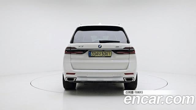 BMW X7 (G07) xDrive 40i Design Pure Excellence 6인승, 2025 3