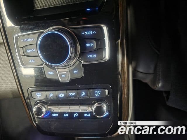 Genesis EQ900 Luxury, 2018 17