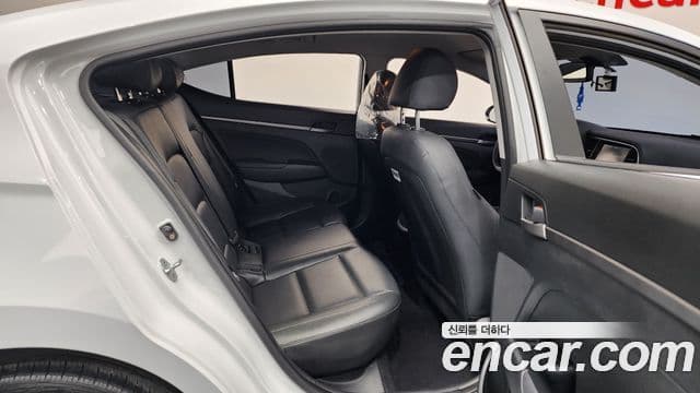 Hyundai Avante AD 1.6 GDI Value Plus, 2018 12