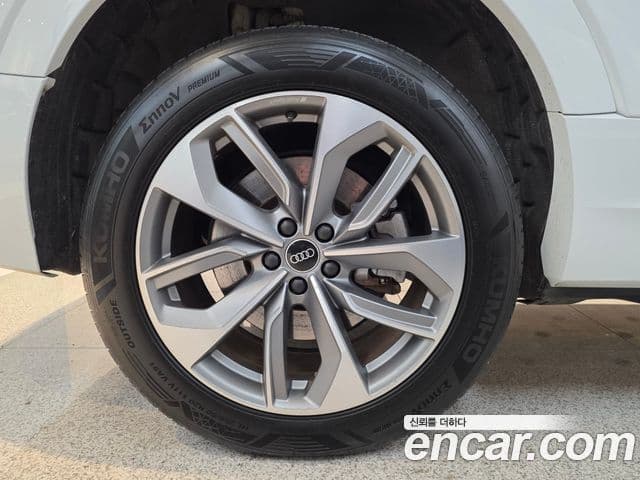 Audi e-Tron, 2022 все фото