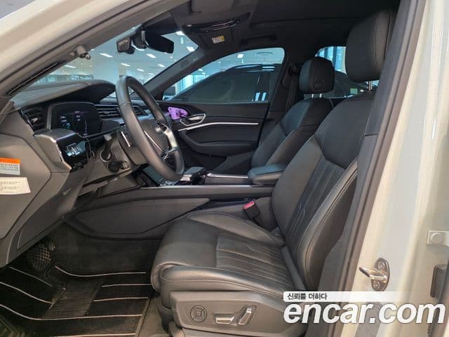 Audi e-Tron, 2022 10