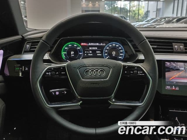 Audi e-Tron, 2022 12