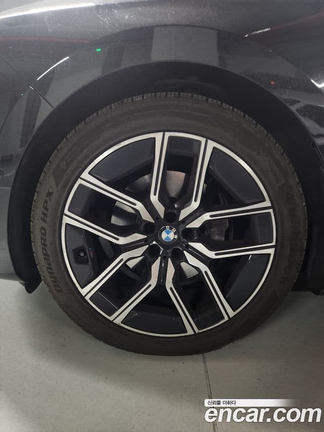 BMW 7시리즈 (G70) 740d xDrive M Sport, 2025 все фото