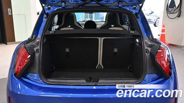 Mini Cooper Электрический (Electric) 4세대 SE favored, 2024 7