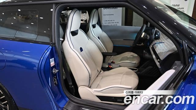 Mini Cooper Электрический (Electric) 4세대 SE favored, 2024 13