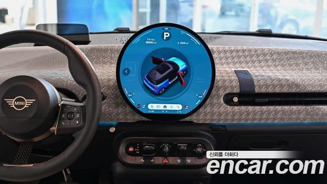 Mini Cooper Электрический (Electric) 4세대 SE favored, 2024 18