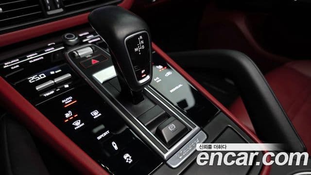 Porsche Cayenne (PO536), 2021 9