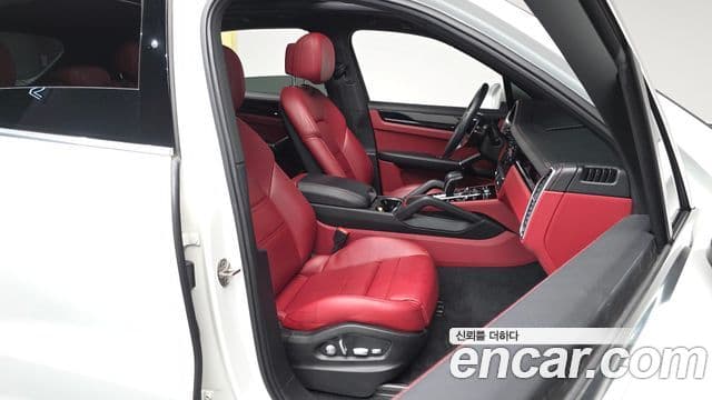 Porsche Cayenne (PO536), 2021 10