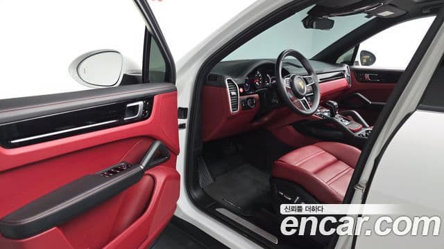 Porsche Cayenne (PO536), 2021 11