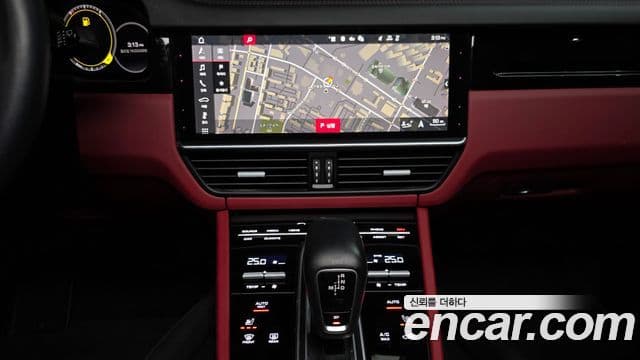 Porsche Cayenne (PO536), 2021 14