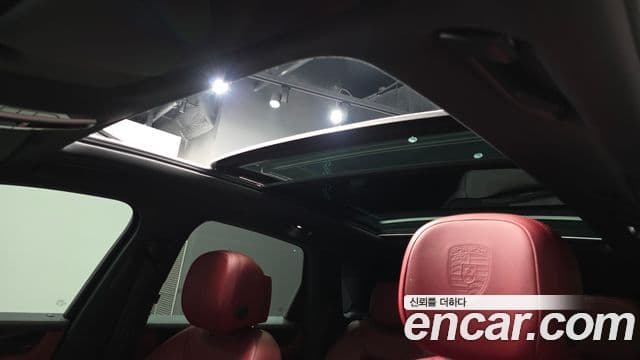 Porsche Cayenne (PO536), 2021 16