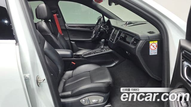 Porsche Macan 95B, 2016 10