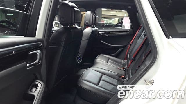 Porsche Macan 95B, 2016 12