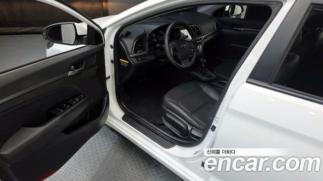 Hyundai Avante AD Style, 2017 10