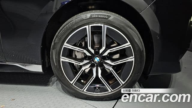 BMW 7시리즈 (G70) 740i xDrive M Sport, 2024 все фото