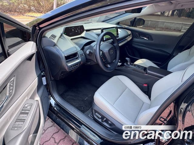 Toyota 프리우스 5세대 2.0 XLE, 2024 10