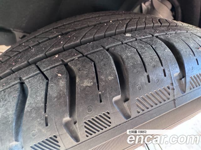 Toyota 프리우스 5세대 2.0 XLE, 2024 16