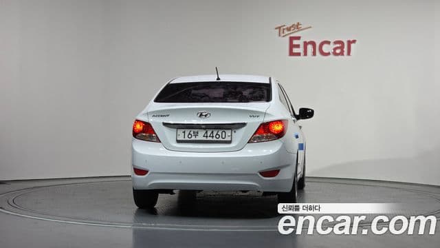 Hyundai Accent(новый кузов / новое поколение) Premier, 2013 4