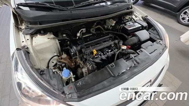 Hyundai Accent(новый кузов / новое поколение) Premier, 2013 6