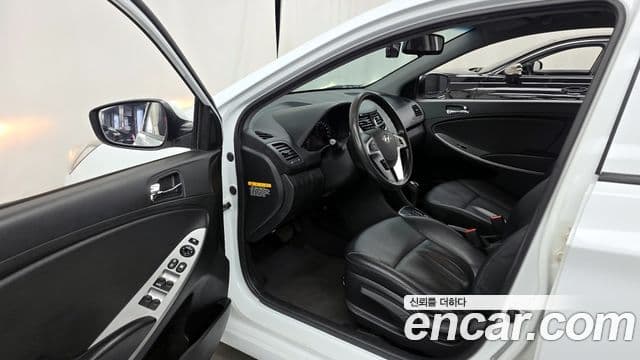 Hyundai Accent(новый кузов / новое поколение) Premier, 2013 10