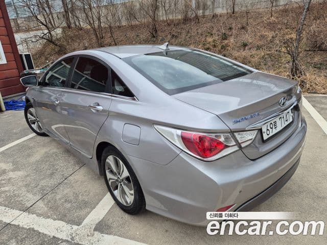 Hyundai Sonata гибрид Premium, 2014 3