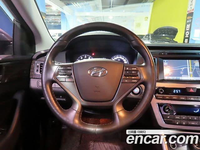 Hyundai LF Sonata 2.0 Smart, 2015 10
