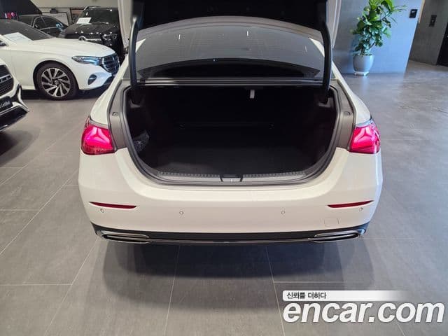 Mercedes-Benz E-класс W214 Exclusive, 2025 13