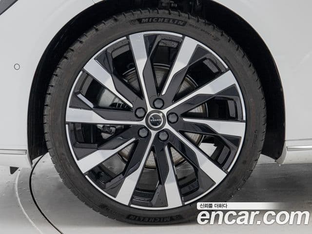 Volvo S90 B5 Ultra Bright, 2026 все фото