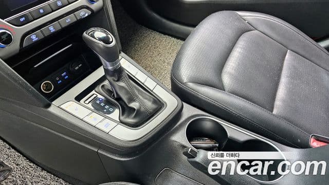 Hyundai Avante AD 1.6 GDI Smart, 2017 9