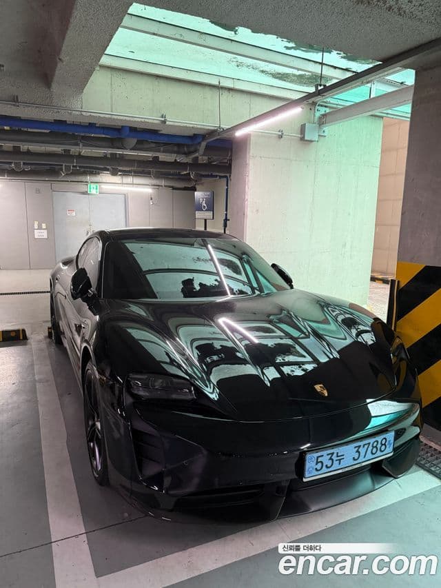 Porsche 타이칸 турбо S, 2021 1
